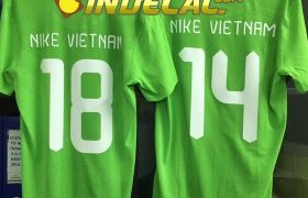 Cắt decal ép nhiệt in số áo đá bóng