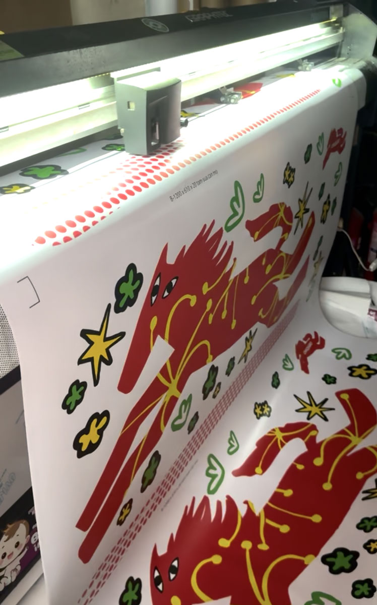 In decal dán kính giá rẻ lấy nhanh tại Thế Giới Decal