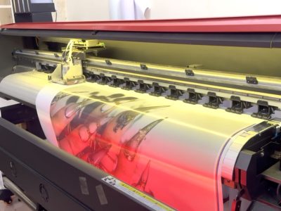 In decal dán kính đẹp, giá rẻ, lấy ngay tại TP.HCM