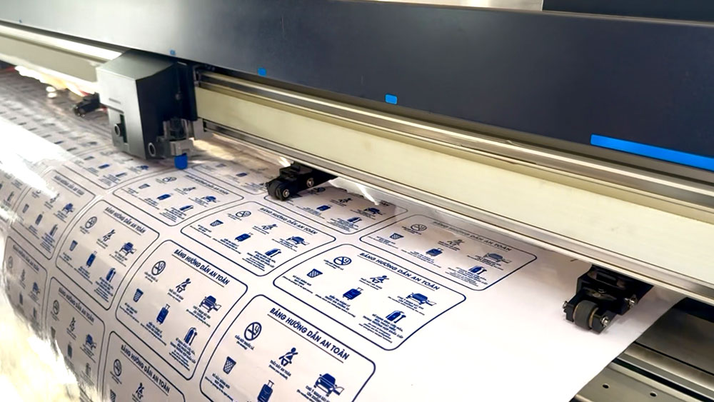 Gia công decal, cắt tách nền sau in