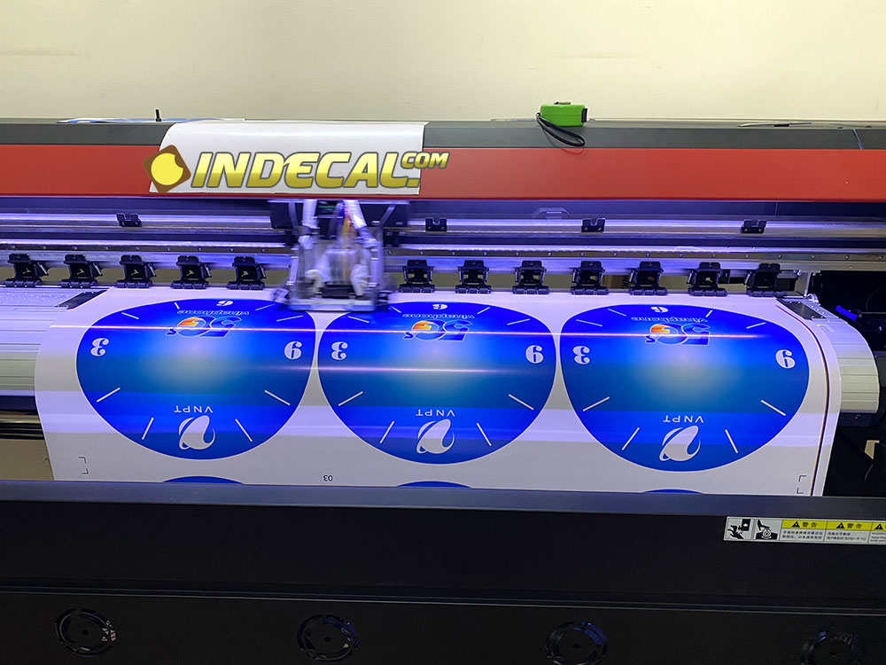 in decal khổ lớn tại Thế Giới Decal