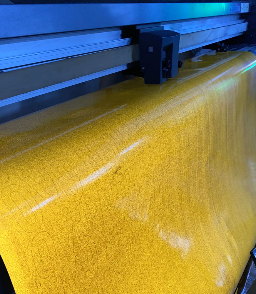 Decal phản quang dán bảng hiệu