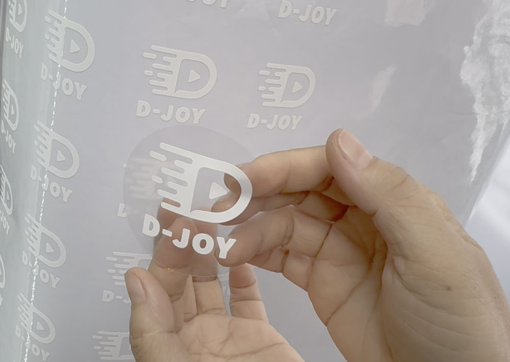 Decal trong được in đẹp, sắc nét, bền màu