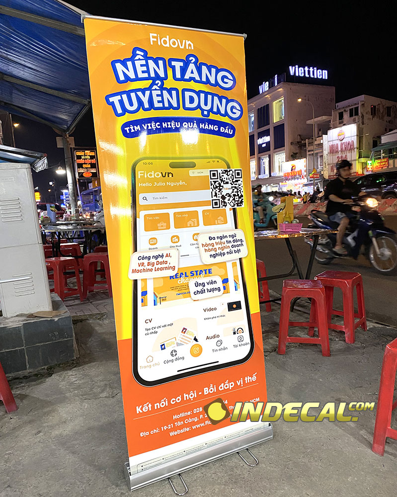 in poster quảng cáo, giới thiệu sản phẩm