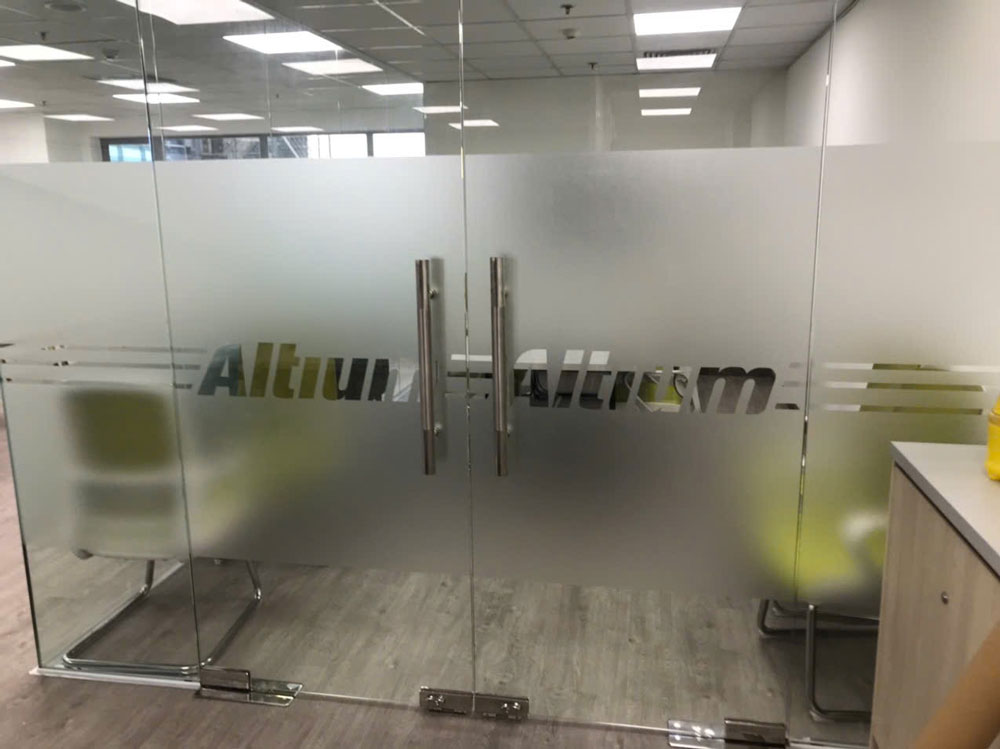 Cắt decal dán kính văn phòng - decal mờ