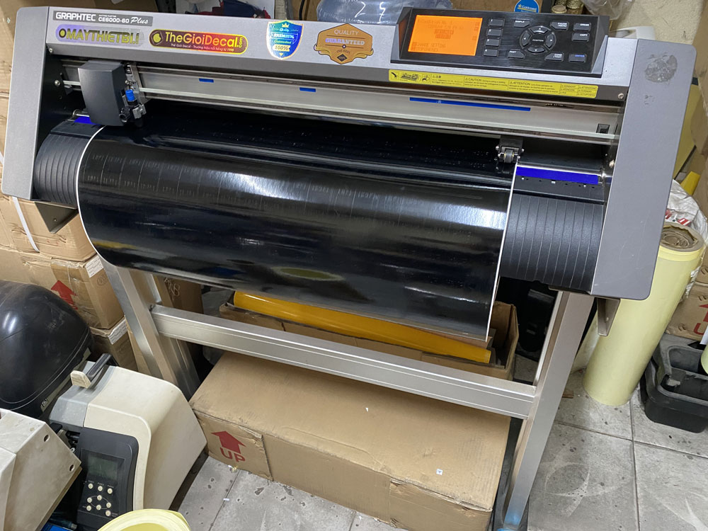 Cắt decal nhựa PVC gia công